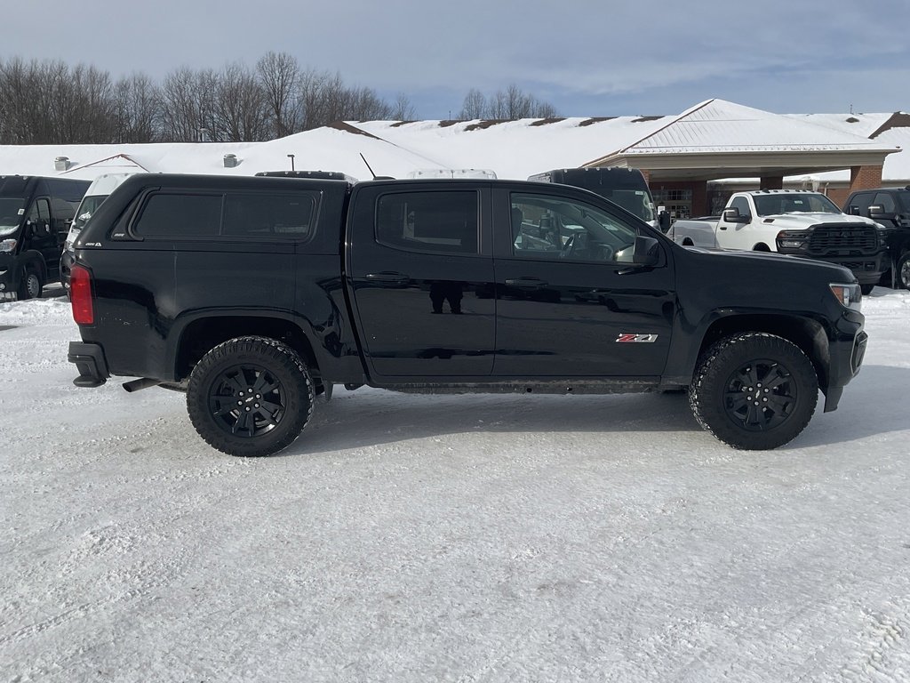 Used 2022 Chevrolet Colorado Z71 w/ Z71 Midnight Edition image 4