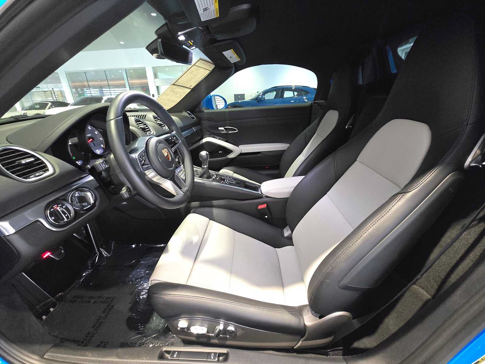 Used 2025 Porsche 718 Boxster S RWD image 17