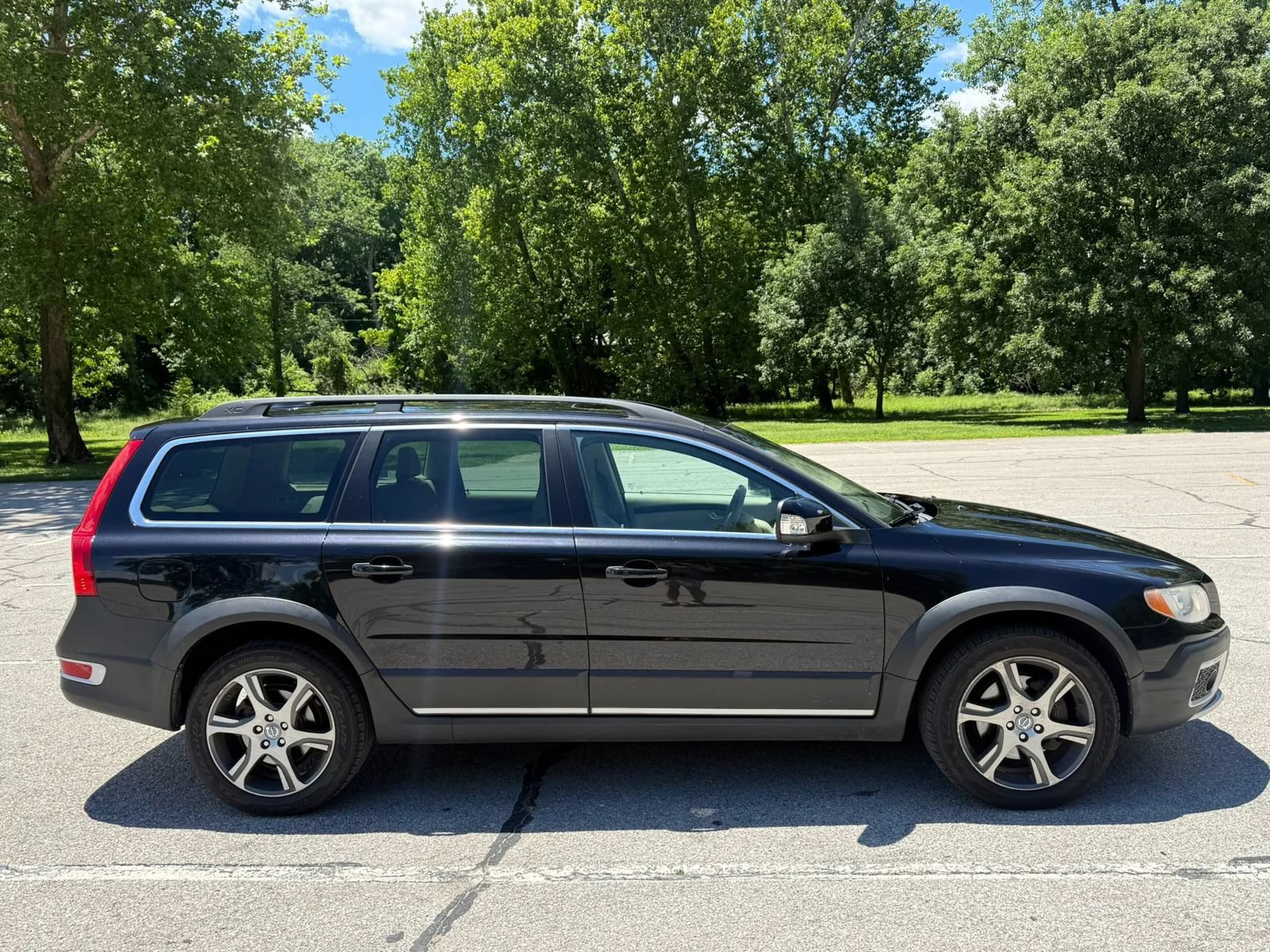 Used 2013 Volvo XC70 T6 AWD/4WD image 4