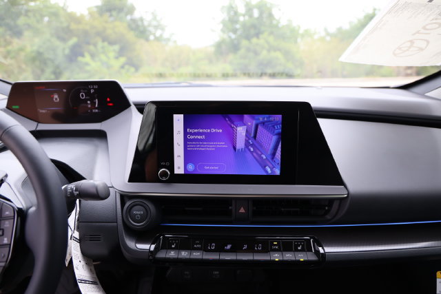 New 2027 Toyota Prius FWD image 17