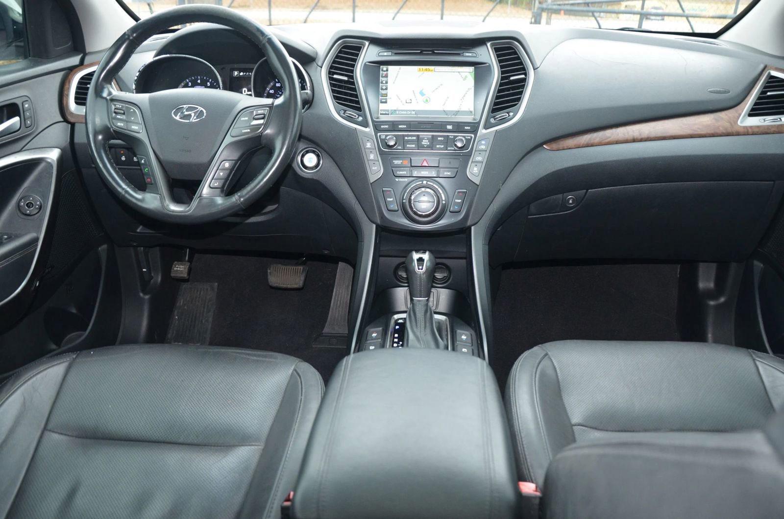 Used 2017 Hyundai Santa Fe Limited image 31