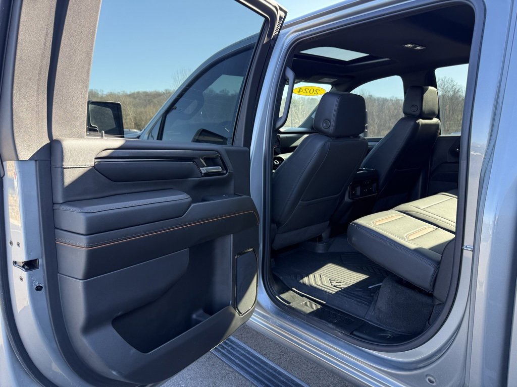 Used 2024 GMC Sierra 2500 AT4 w/ AT4 Preferred Package image 19