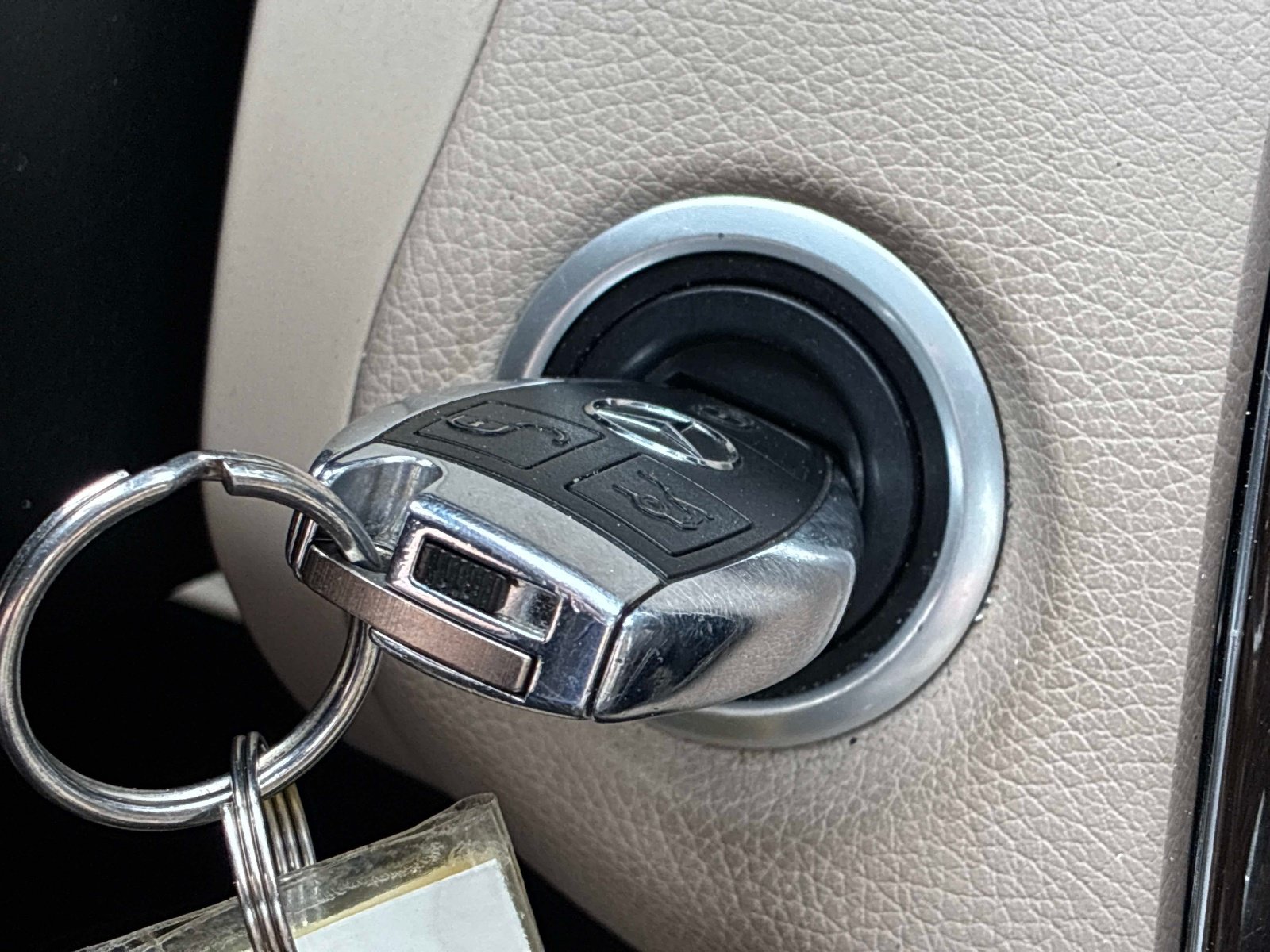 Used 2015 Mercedes-Benz C 300 4MATIC Sedan image 29
