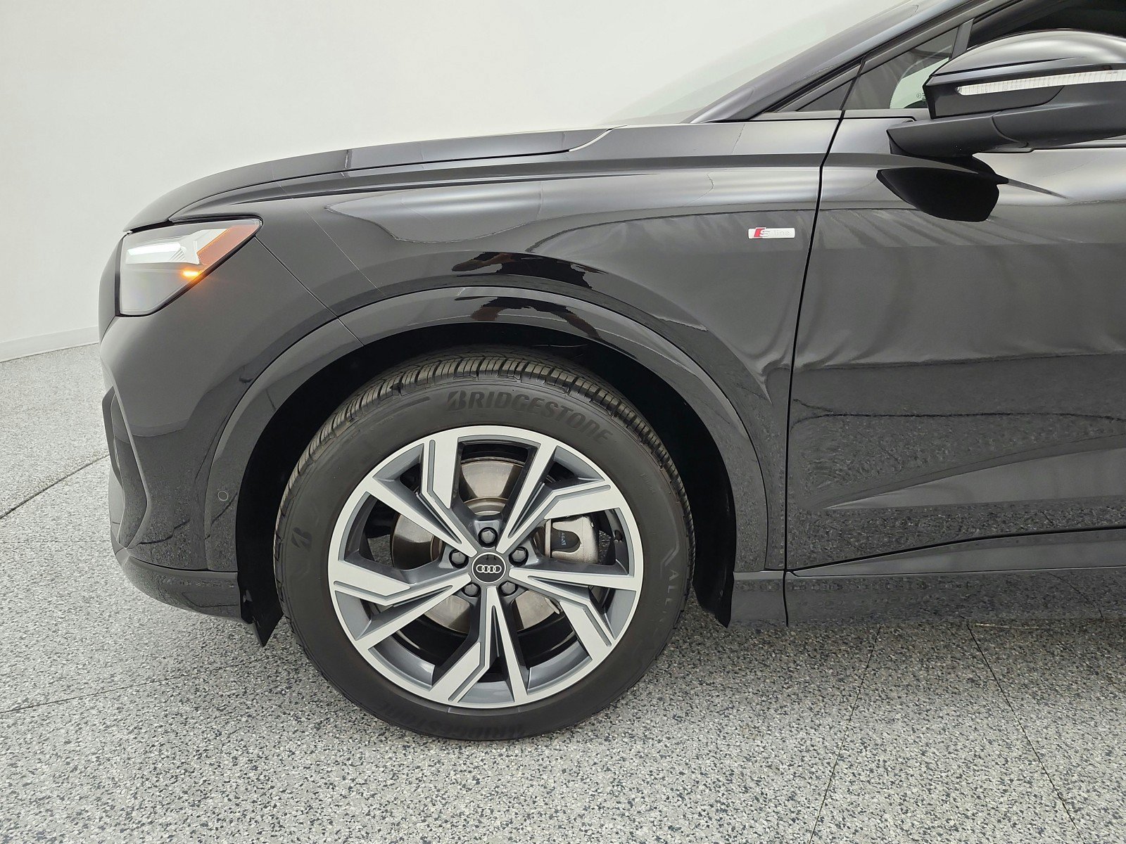 Used 2024 Audi Q4 e-tron Premium Plus w/ Premium Plus AWD/4WD image 18