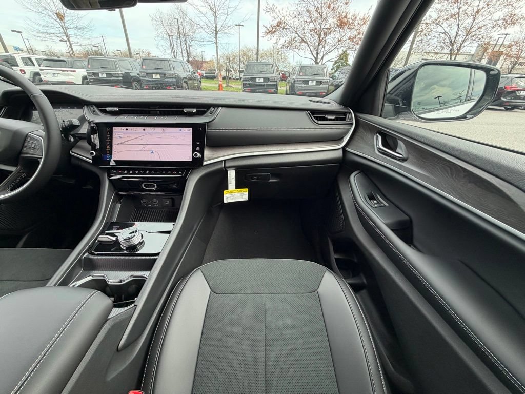 New 2026 Jeep Grand Cherokee Altitude AWD/4WD image 13