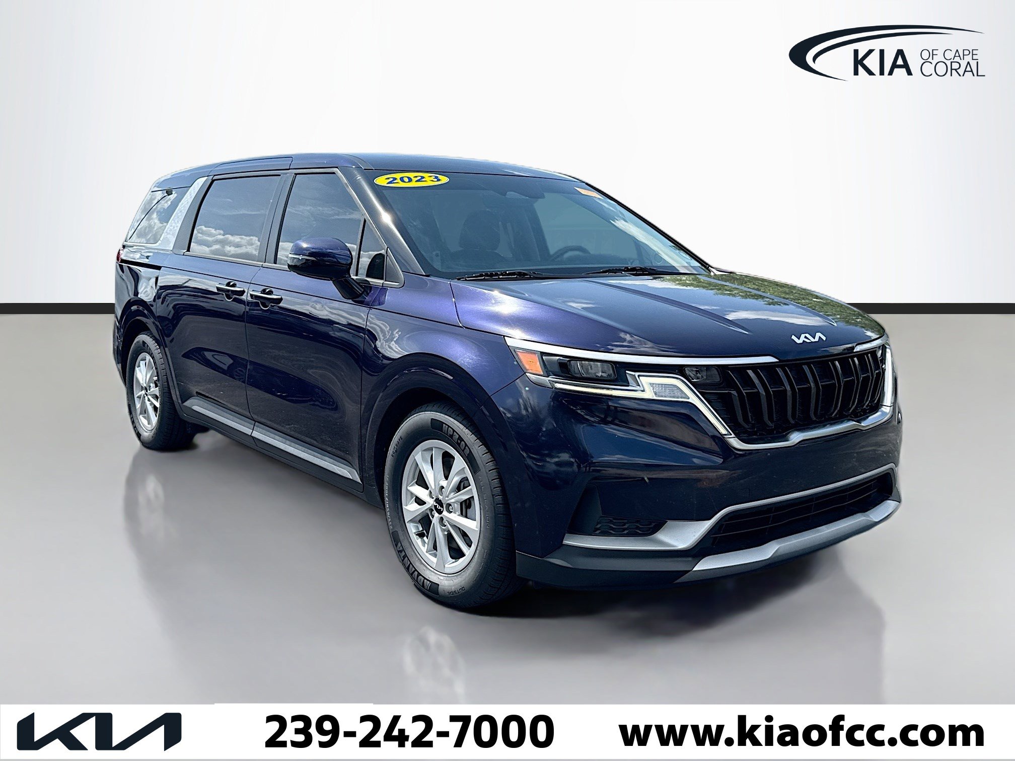 Used 2023 Kia Carnival LX image 7