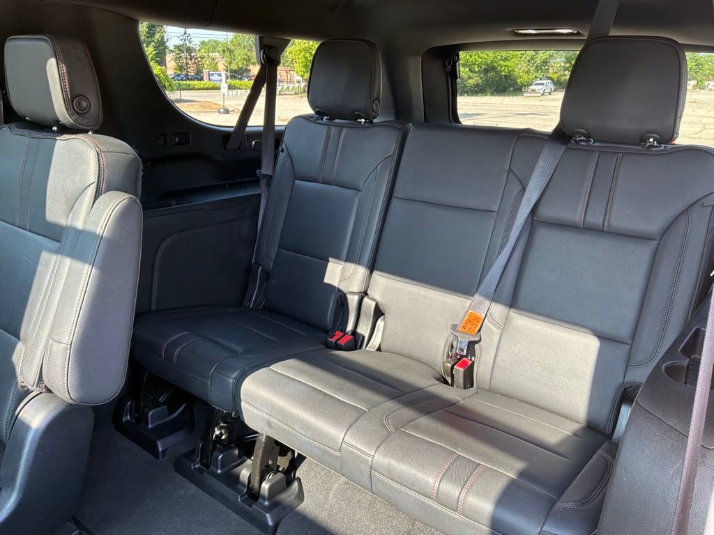 Used 2023 Chevrolet Suburban RST w/ Luxury Package AWD/4WD image 39