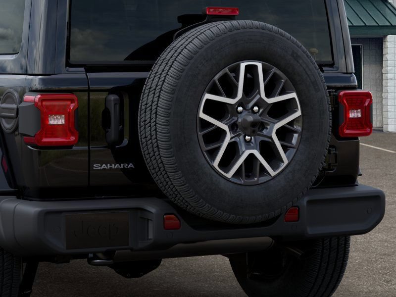 Used 2026 Jeep Wrangler Unlimited Sahara AWD/4WD image 13
