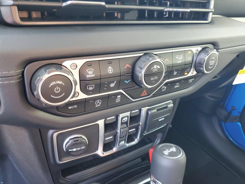 New 2025 Jeep Wrangler Unlimited Sahara AWD/4WD image 27