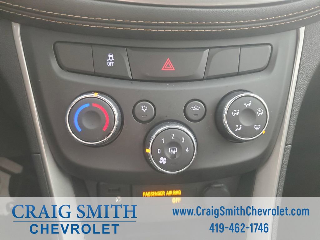 Used 2022 Chevrolet Trax LT w/ LT Convenience Package AWD/4WD image 25