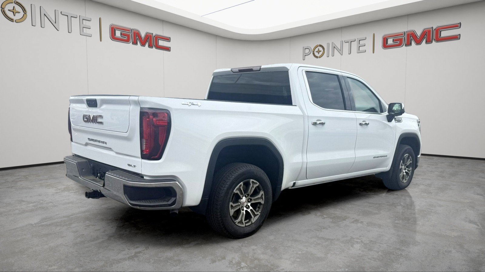 Used 2026 GMC Sierra 1500 SLT AWD/4WD image 5