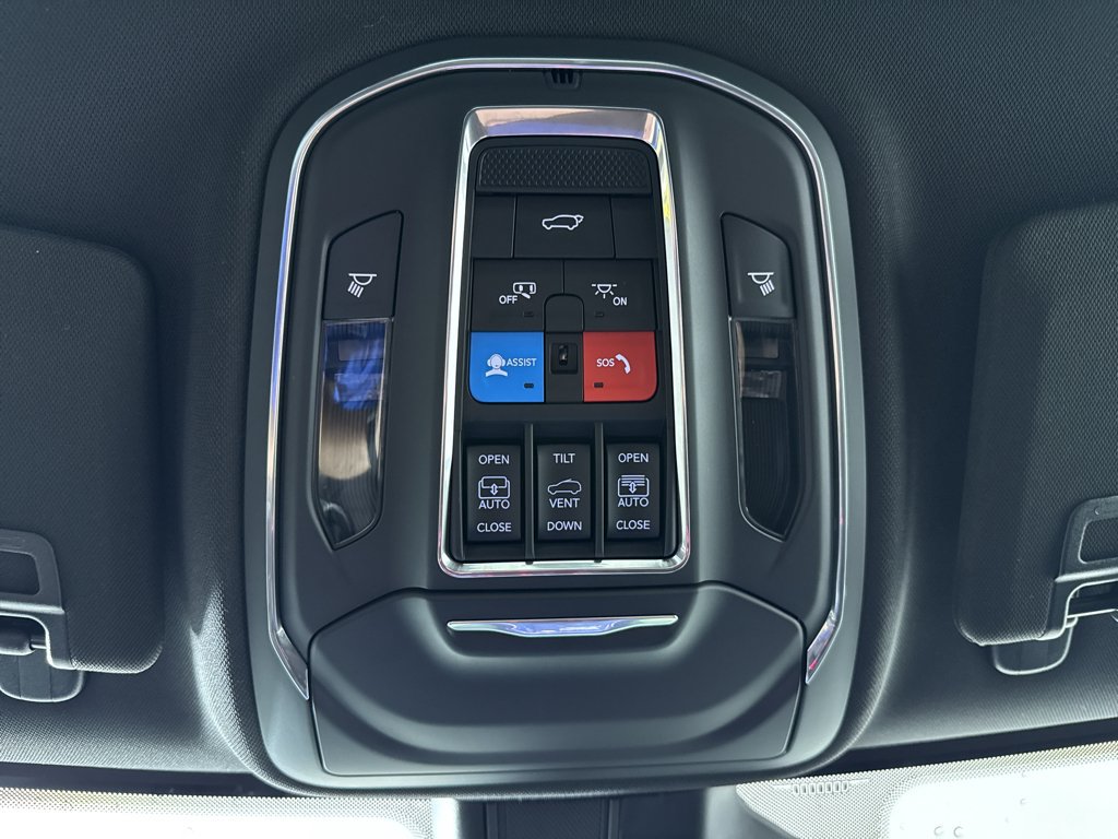 Used 2023 Jeep Grand Cherokee Trailhawk w/ Advanced Protech Group II AWD/4WD image 38
