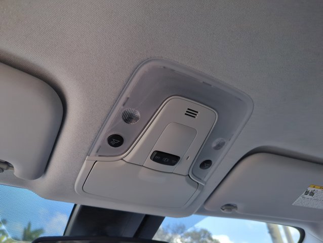 Used 2018 Toyota Prius Four image 13