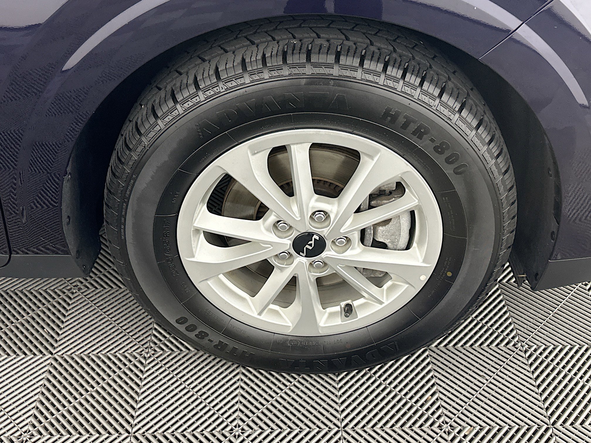 Used 2024 Kia Carnival LX image 11