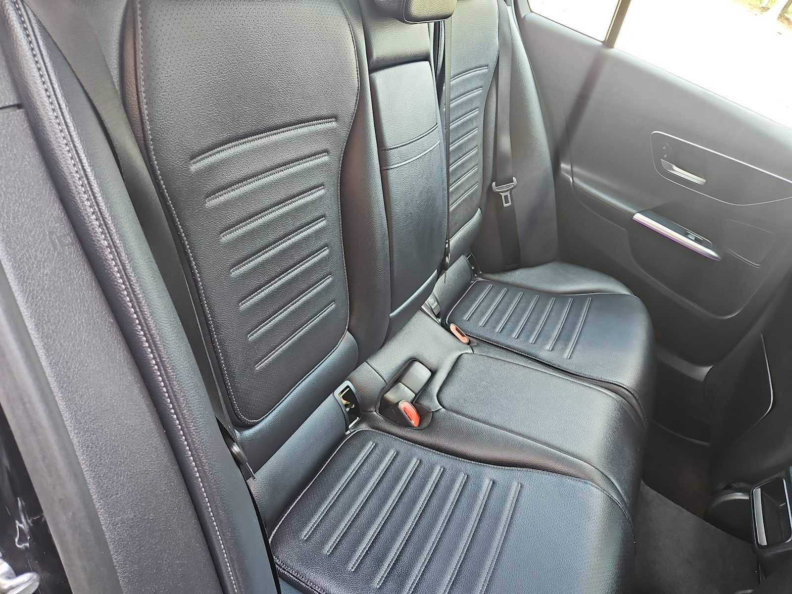 Used 2023 Mercedes-Benz C 300 Sedan image 21