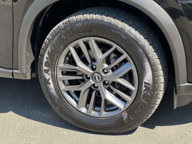 Used 2024 Nissan Rogue S AWD/4WD image 9