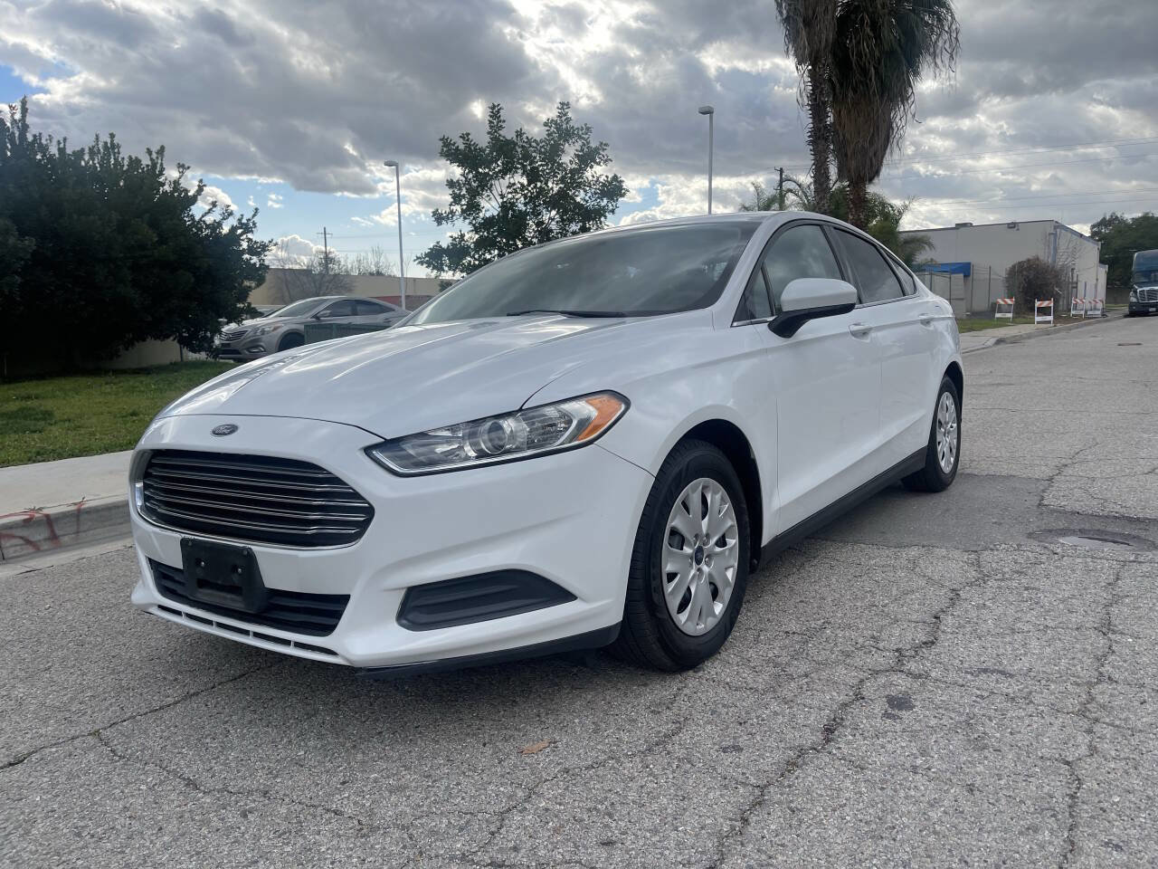 Used 2014 Ford Fusion S image 2