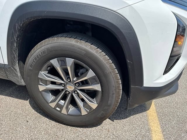 Used 2026 Chevrolet Equinox LT AWD/4WD image 2