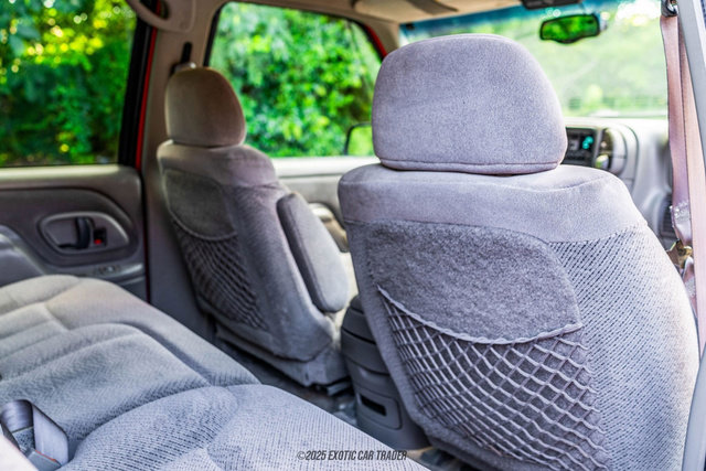 Used 1999 Chevrolet Tahoe LS image 23