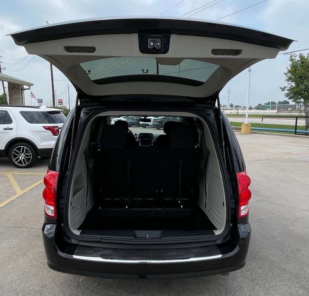 Used 2013 Dodge Grand Caravan SE FWD image 11
