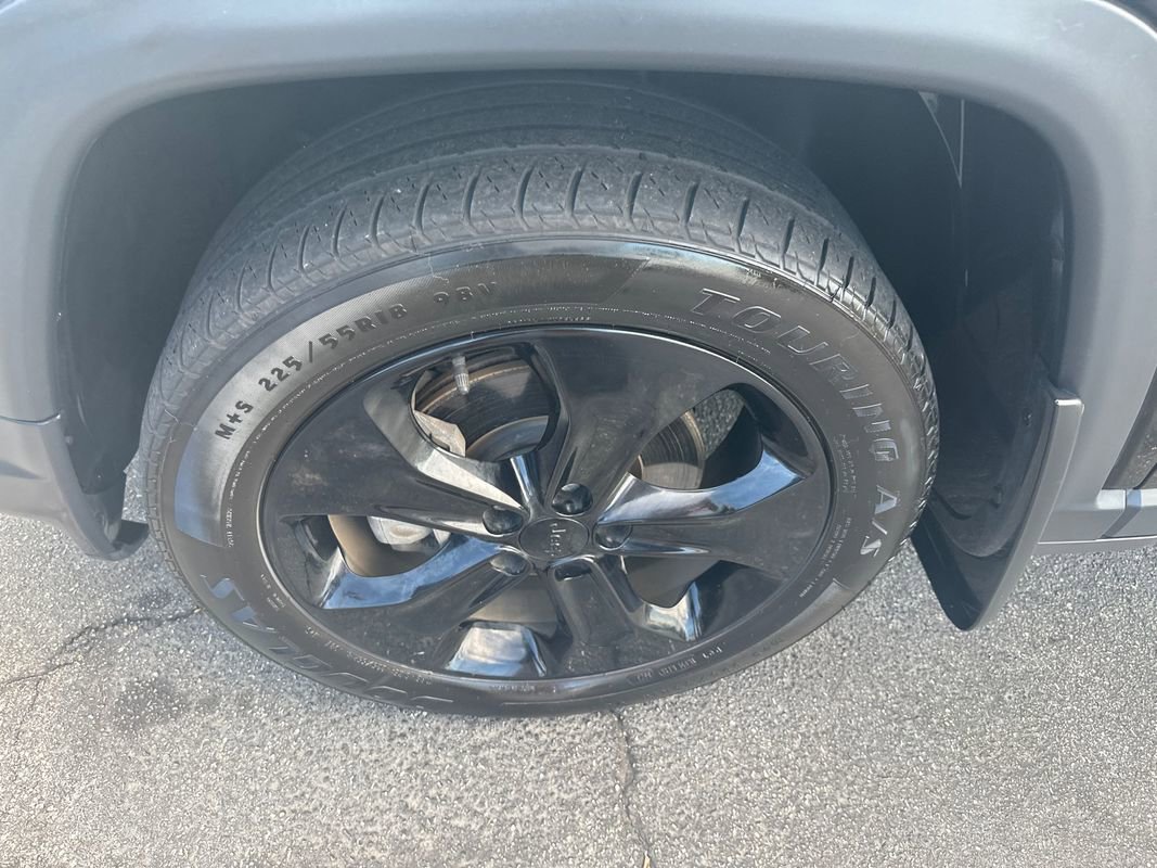 Used 2018 Jeep Compass Altitude w/ Popular Equipment Group image 2