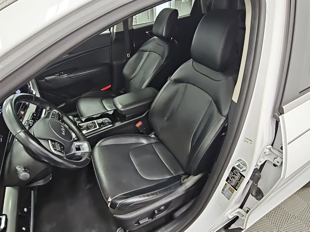Used 2023 Kia Sportage EX FWD image 29