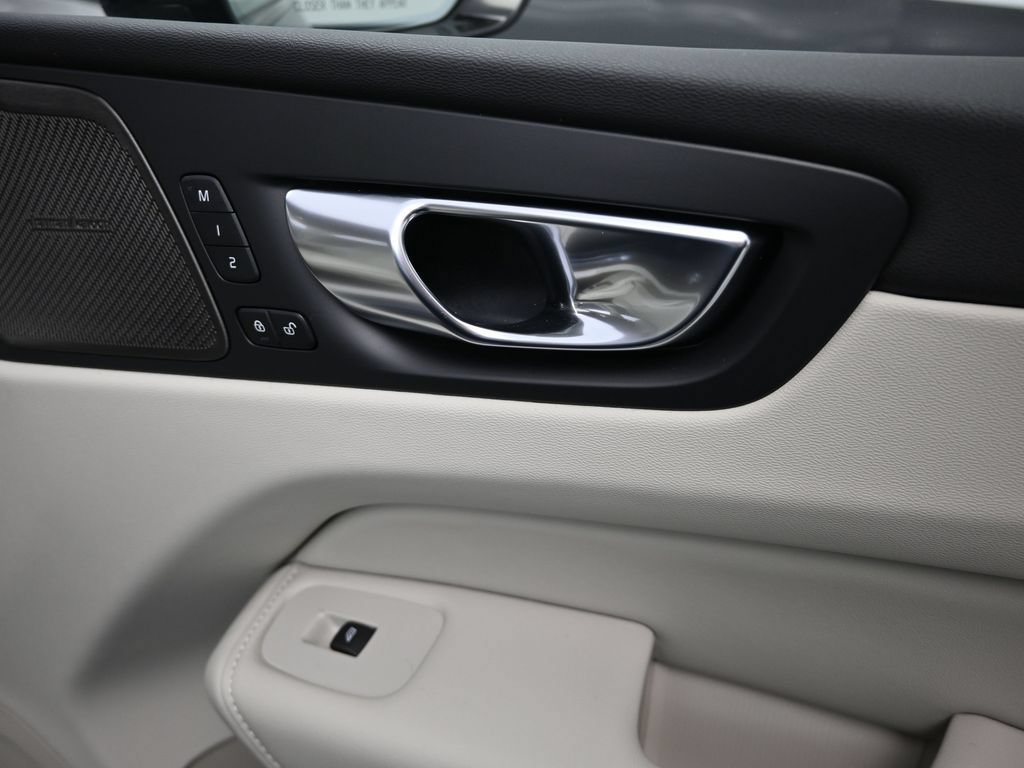 New 2026 Volvo XC60 B5 Ultra w/ Climate Package AWD/4WD image 29