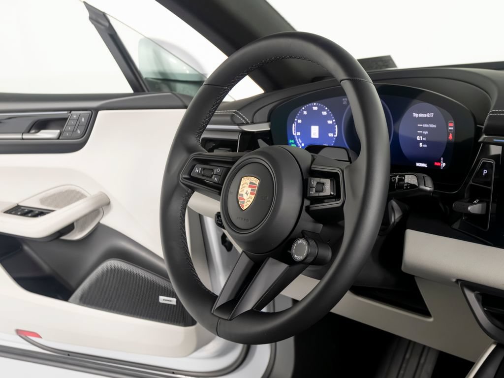 New 2026 Porsche Macan 4 Electric AWD/4WD image 33