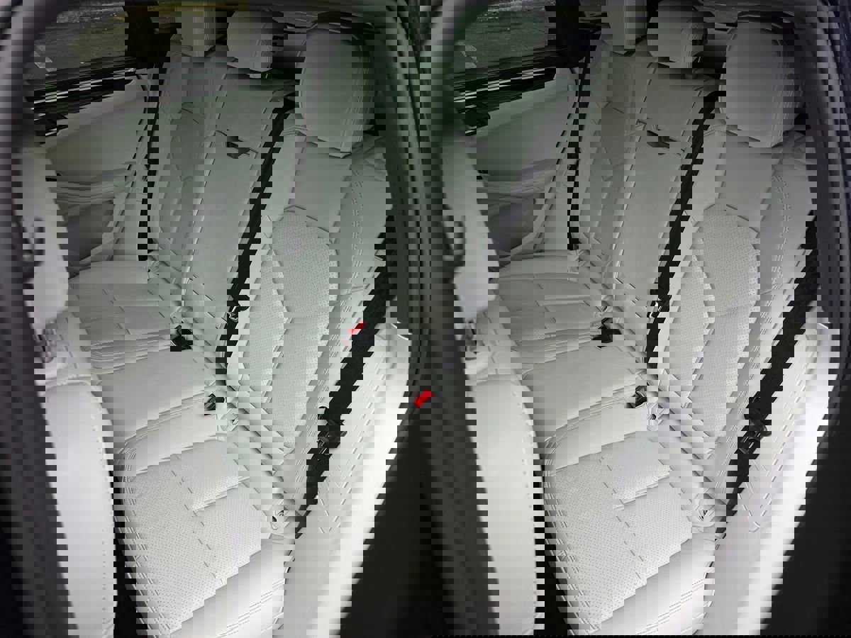 Used 2023 Porsche Macan image 15