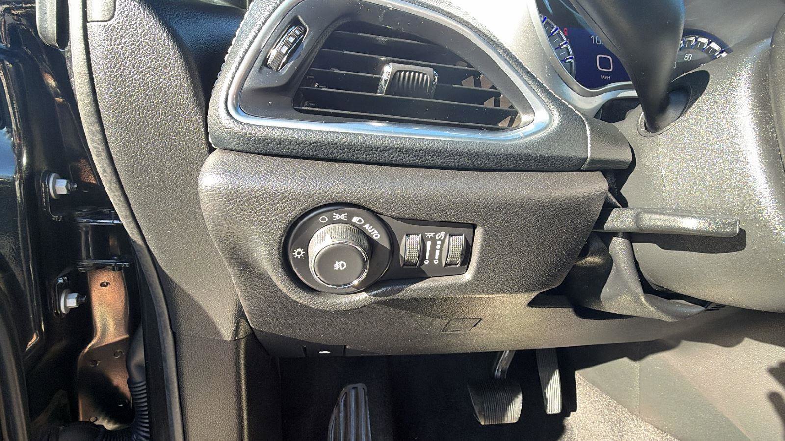 Used 2019 Chrysler Pacifica Limited w/ Advanced Safetytec Group image 19