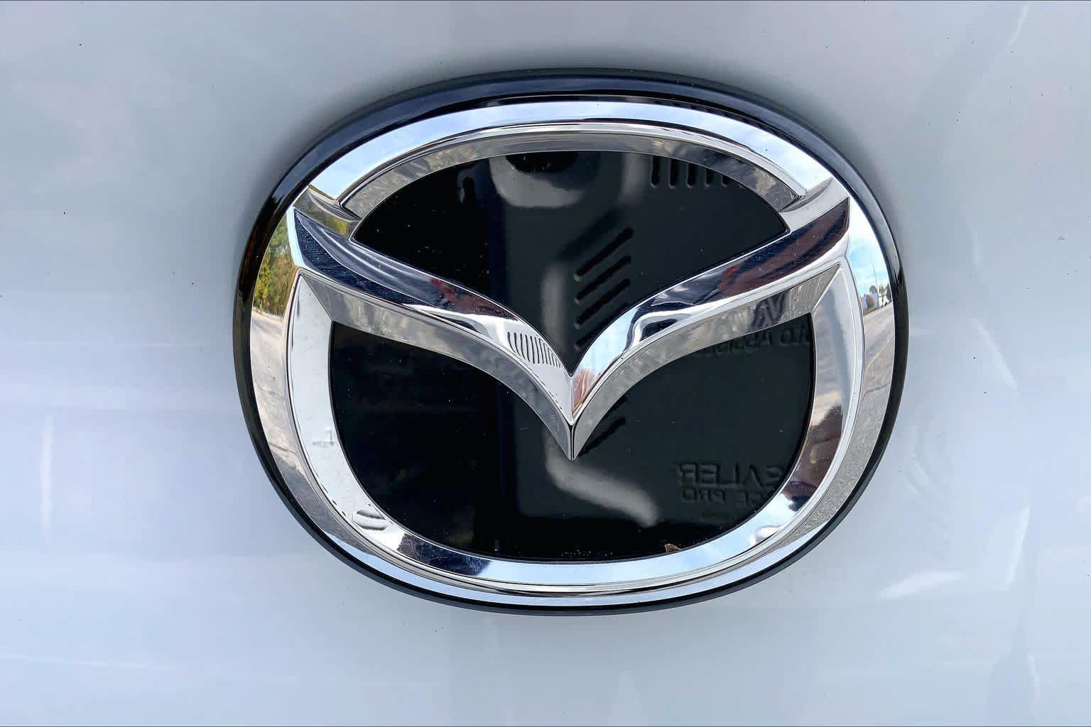 Certified 2025 MAZDA MAZDA3 s FWD image 33