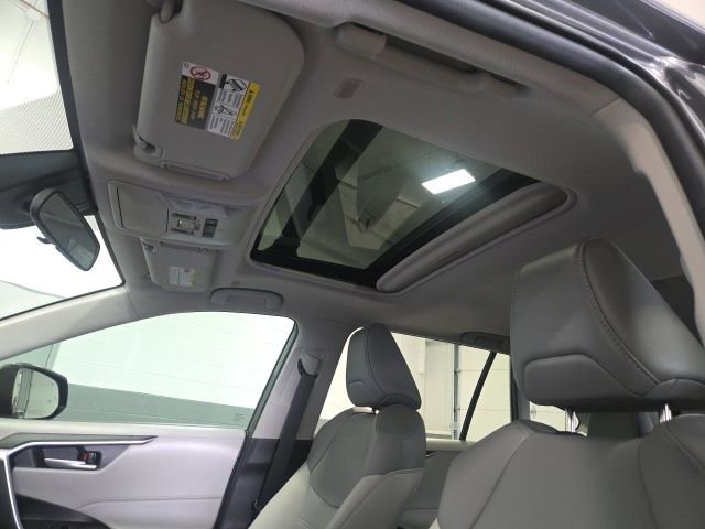 Used 2023 Toyota RAV4 XLE Premium AWD/4WD image 18