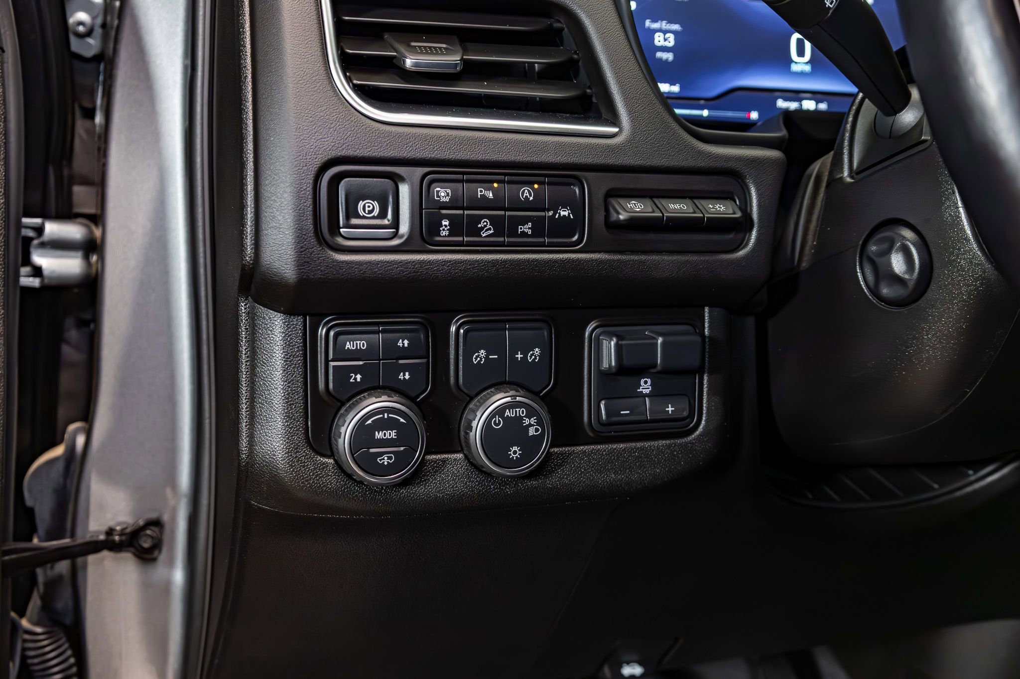Used 2024 Chevrolet Tahoe High Country w/ Advanced Technology Package AWD/4WD image 17