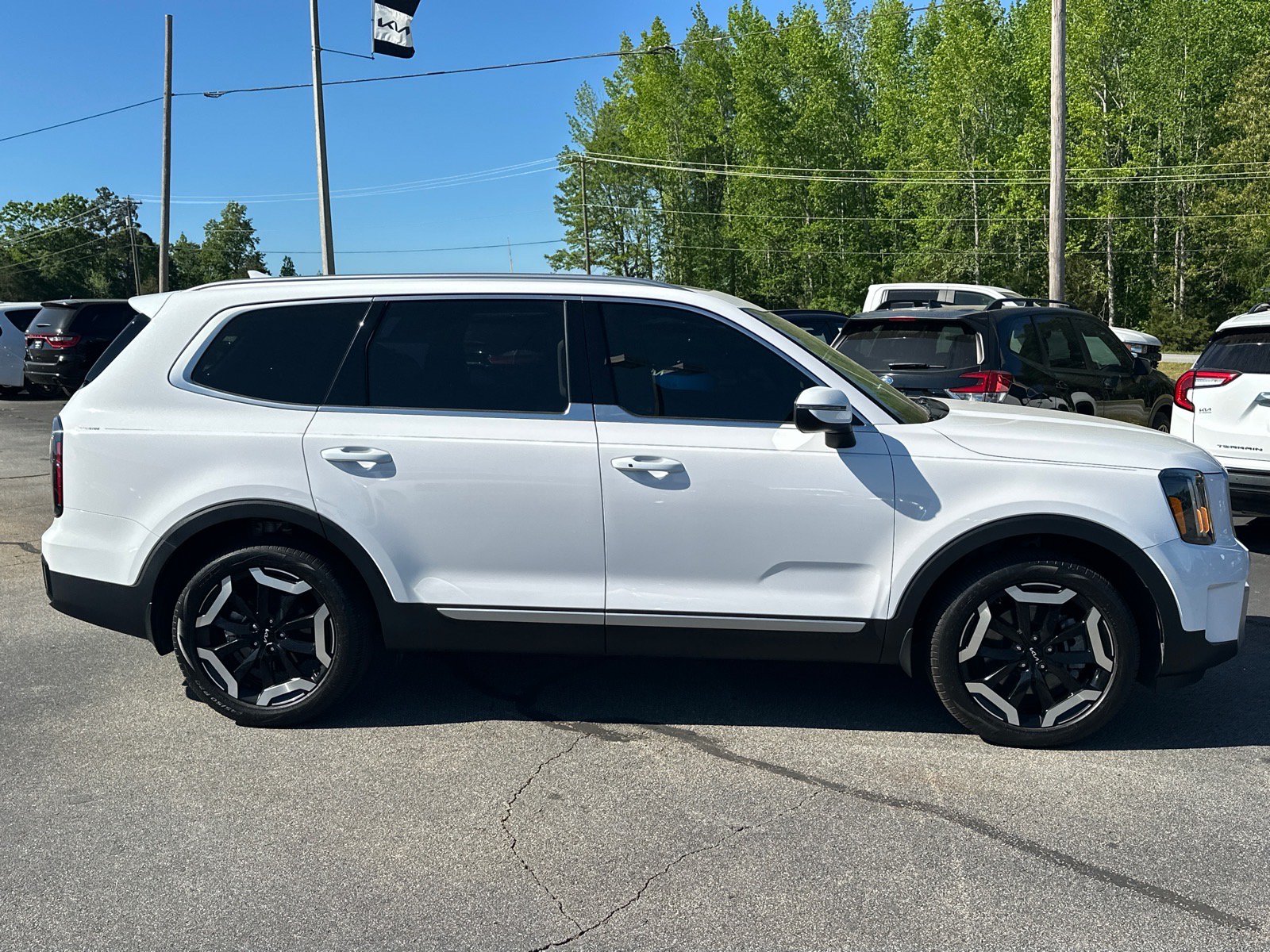 Certified 2024 Kia Telluride EX FWD image 2