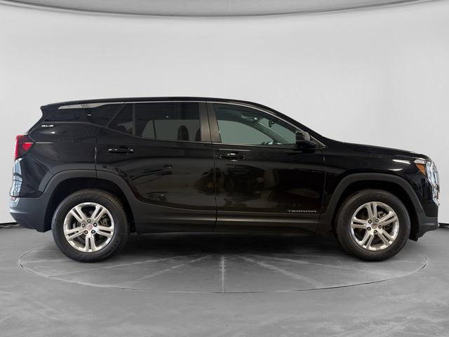 Used 2024 GMC Terrain SLE AWD/4WD image 2