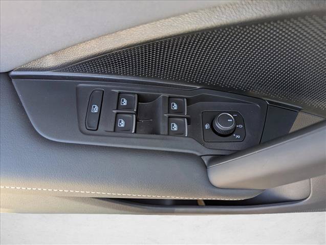 New 2026 Volkswagen Tiguan SE FWD image 10