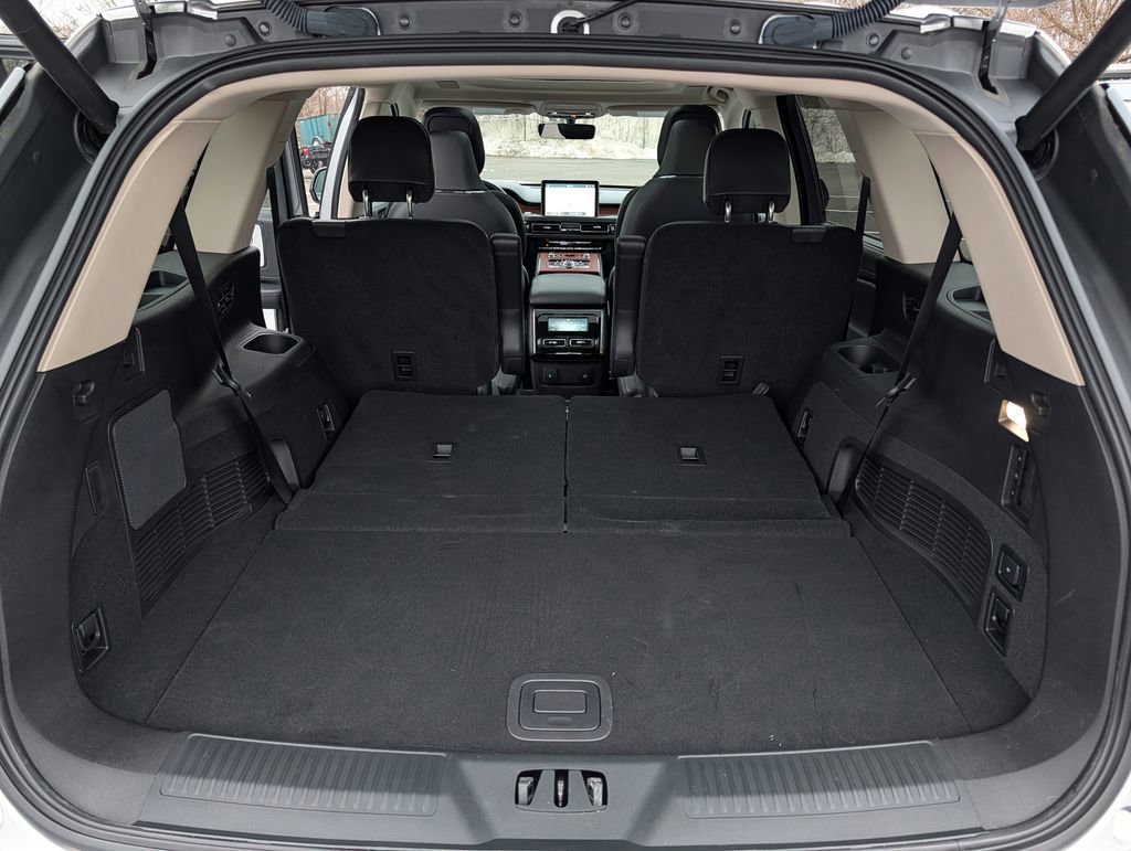 Used 2021 Lincoln Aviator Grand Touring w/ Equipment Group 302A image 12