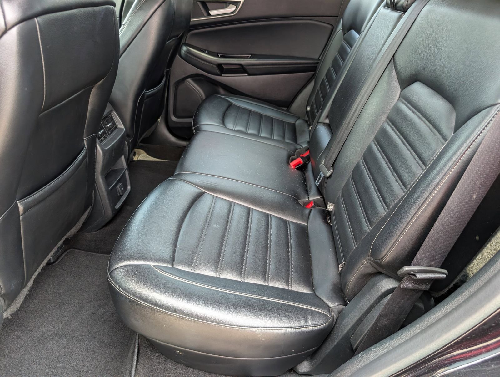 Used 2020 Ford Edge SEL FWD image 28