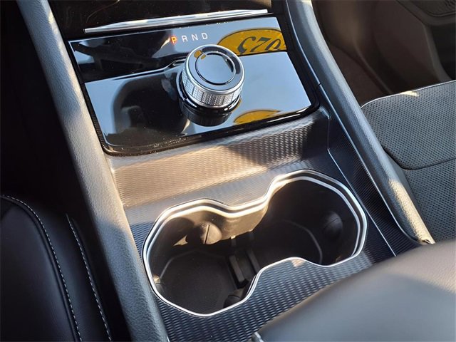 Used 2025 Jeep Grand Cherokee Altitude image 24