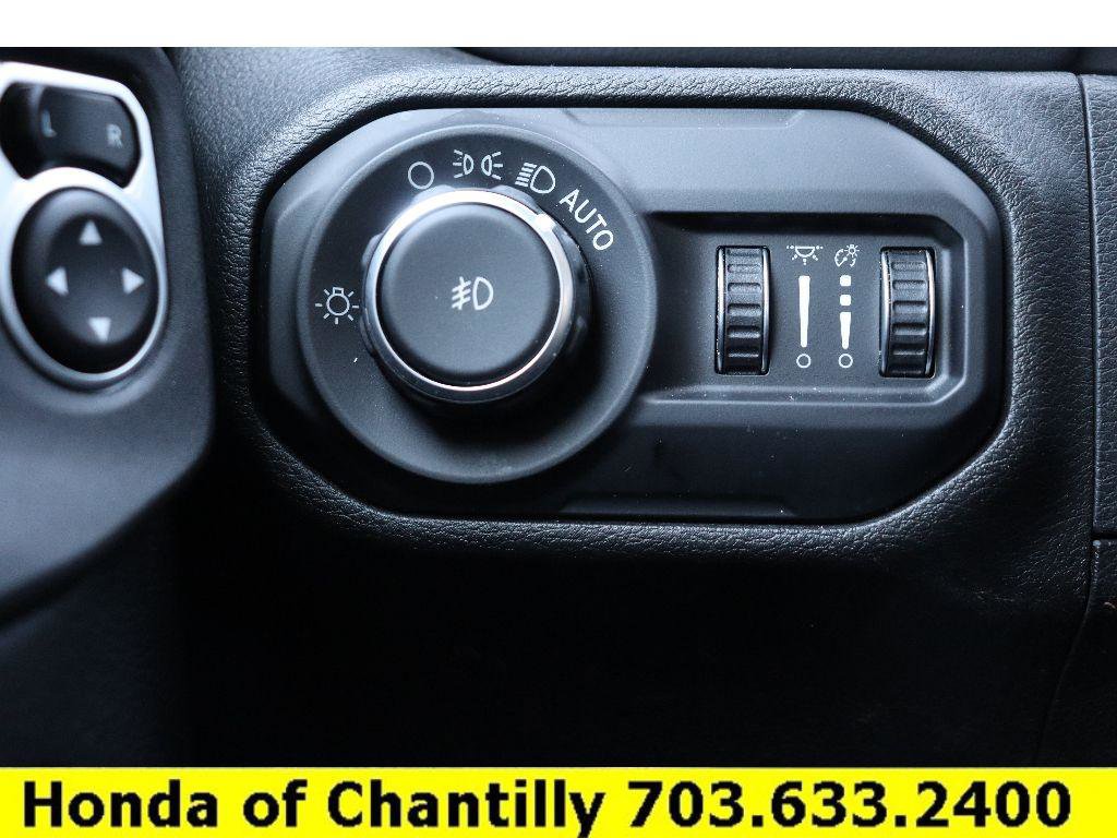 Used 2019 Jeep Wrangler Unlimited Sahara w/ Quick Order Package 24M Moab image 20