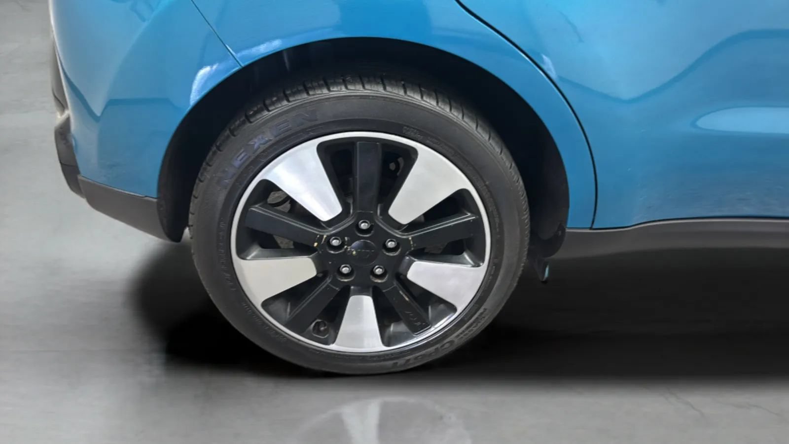 Used 2016 Kia Soul + w/ Designer's Package FWD image 34
