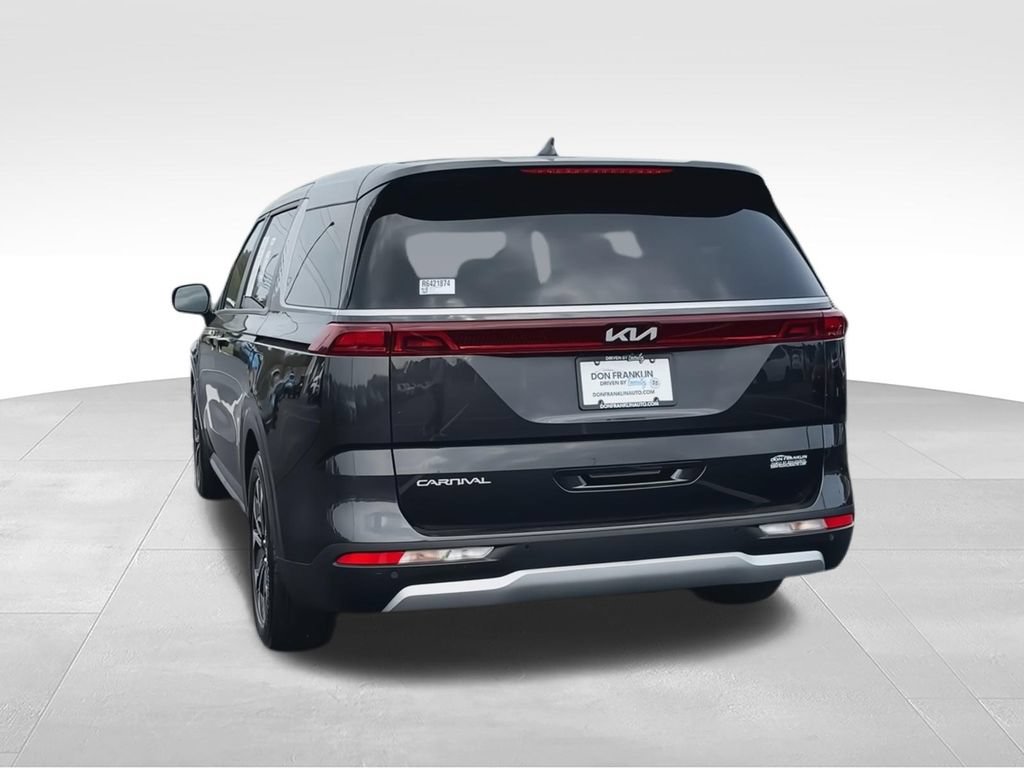 Used 2024 Kia Carnival EX FWD image 7