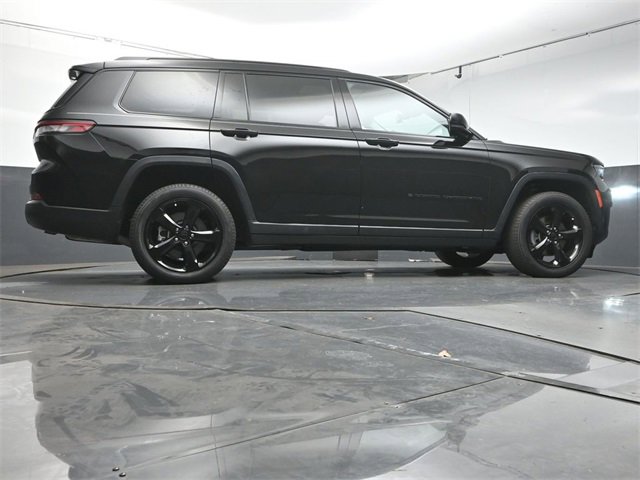 Used 2023 Jeep Grand Cherokee L Limited w/ Black Appearance Package image 40
