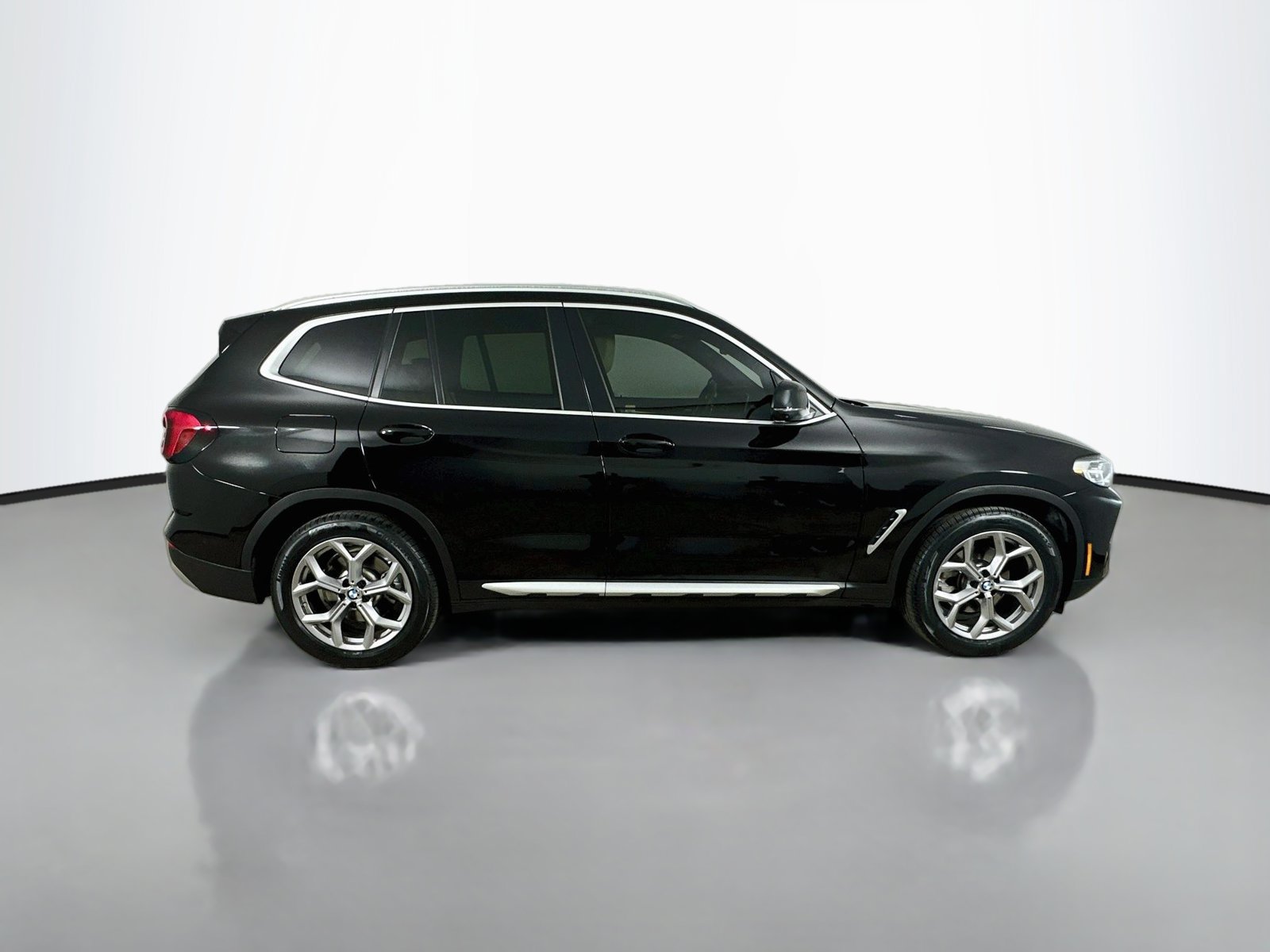 Used 2024 BMW X3 sDrive30i w/ Convenience Package RWD image 4