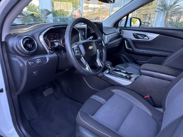 Certified 2025 Chevrolet Blazer LT FWD image 30