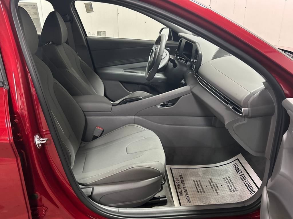 New 2025 Hyundai Elantra Sport image 19