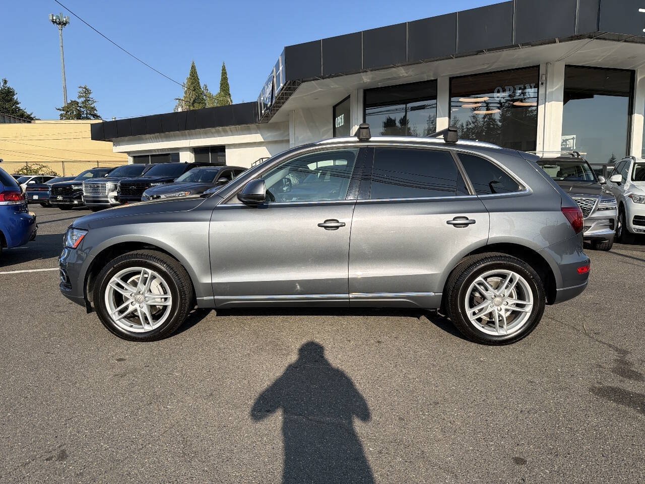Used 2014 Audi Q5 2.0T Premium Plus w/ Premium Plus Package AWD/4WD image 2