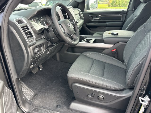 New 2027 RAM 1500 4x4 Crew Cab image 10