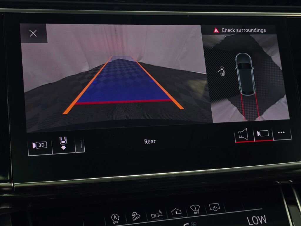 Used 2020 Audi Q8 Prestige image 41