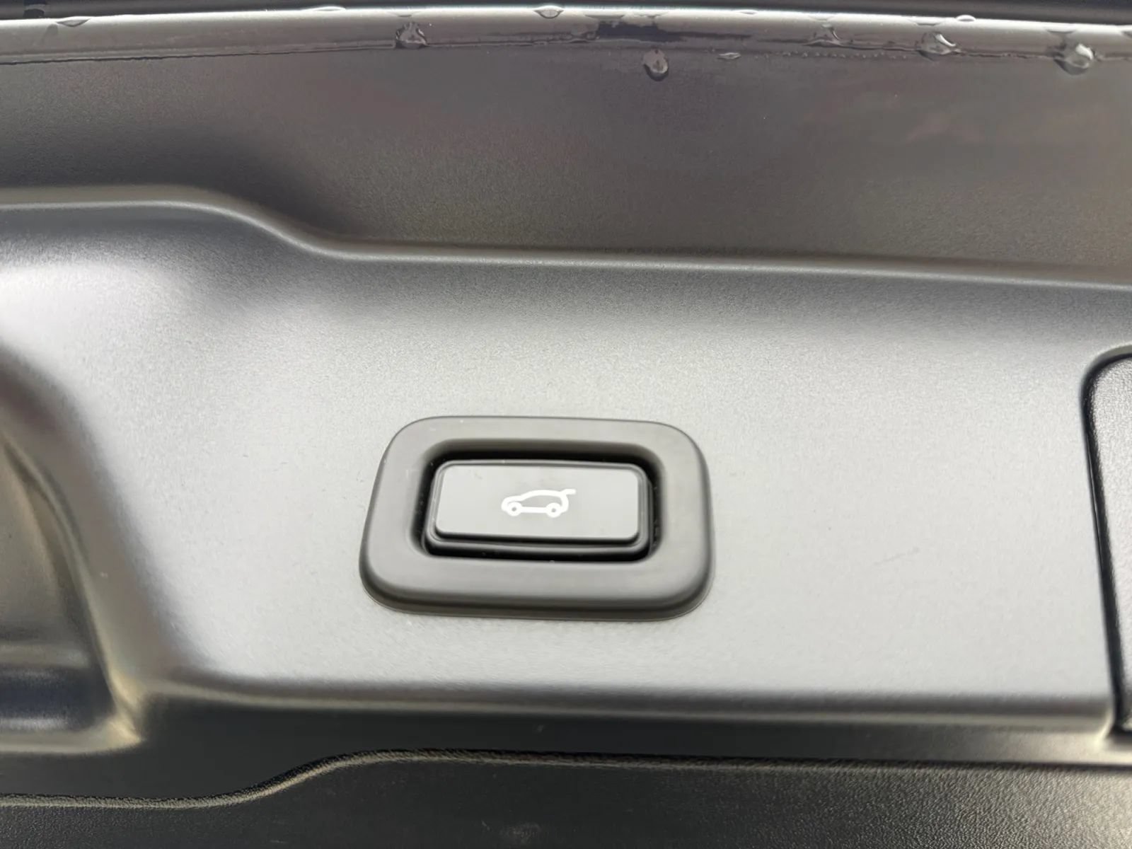Used 2020 Land Rover Range Rover Evoque SE AWD/4WD image 10